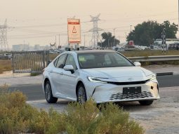 
										Camry 2.0 hybrid luxury full									