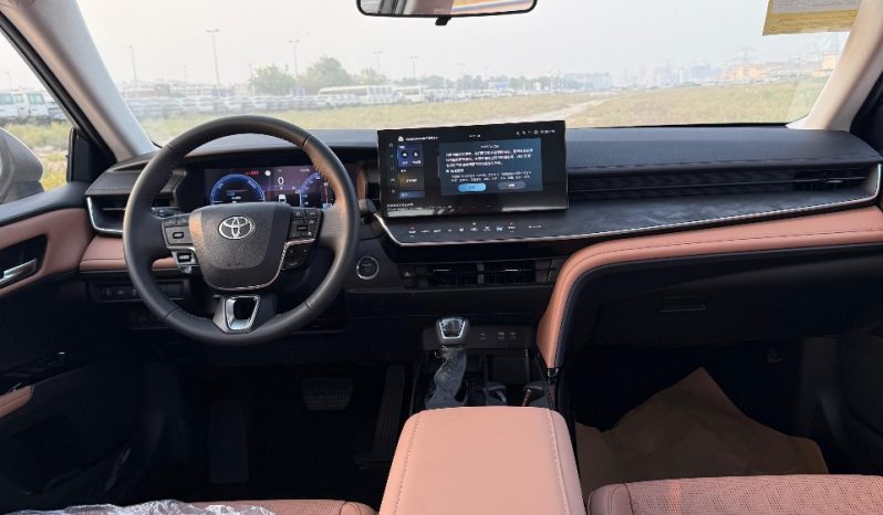 
								Camry 2.0 hybrid luxury full									