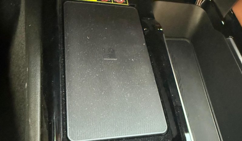 
								Camry 2.0 hybrid luxury full									