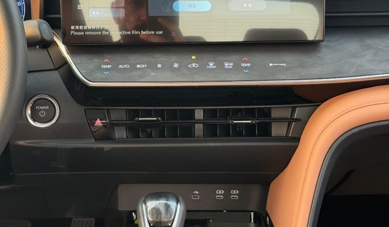 
								Camry 2.0 hybrid luxury full									