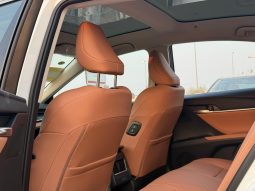 
										Camry 2.0 hybrid luxury full									