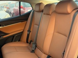 
										Camry 2.0 hybrid luxury full									