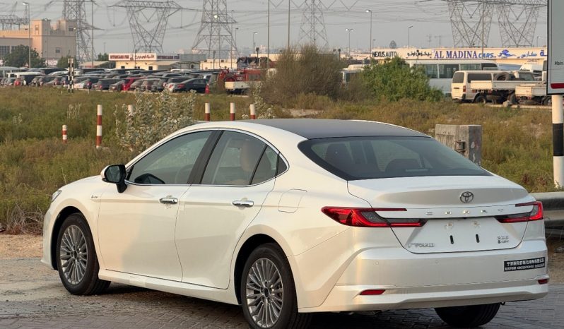 
								Camry 2.0 hybrid luxury full									