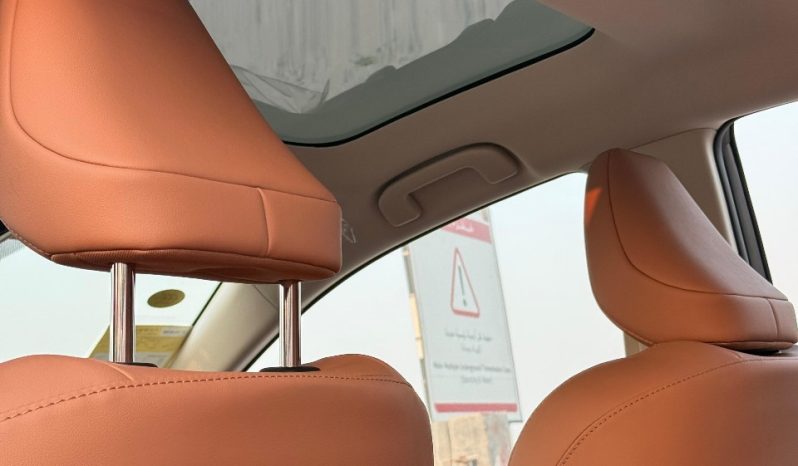 
								Camry 2.0 hybrid luxury full									