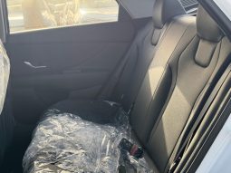 
										Hyundai Elantra 1.5 full									